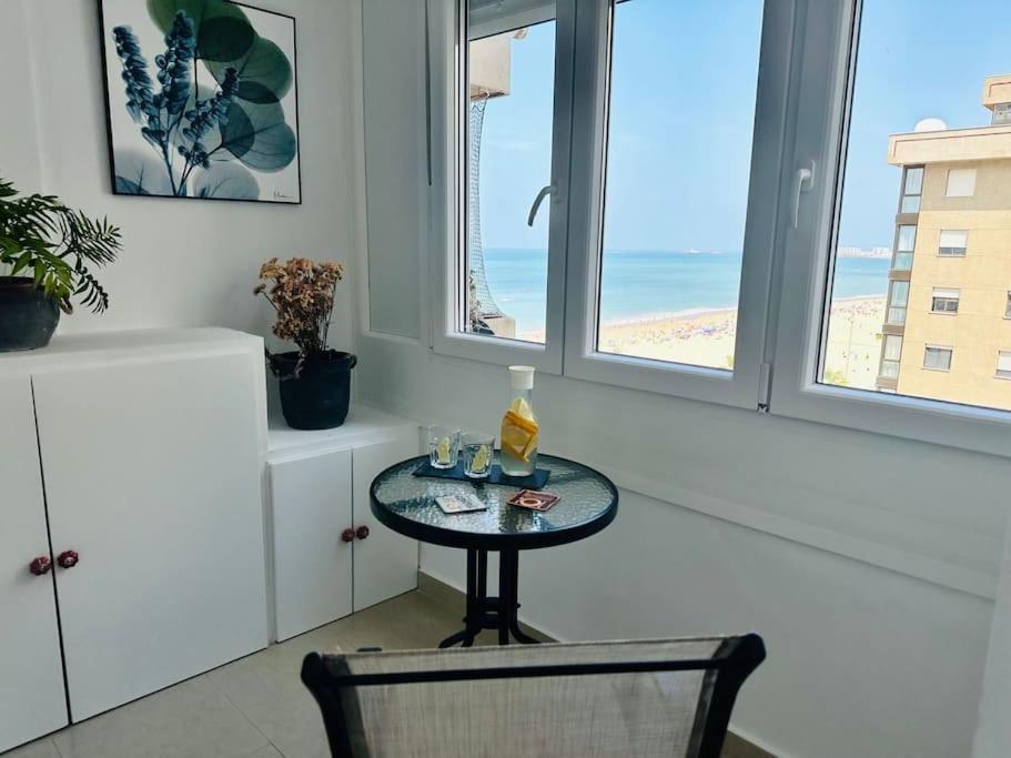 Apartamento A Pie De Playa. Кадис Экстерьер фото